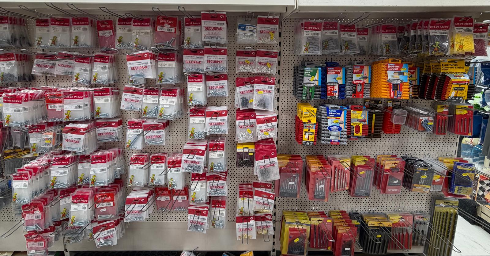 Fixings and tools aisle